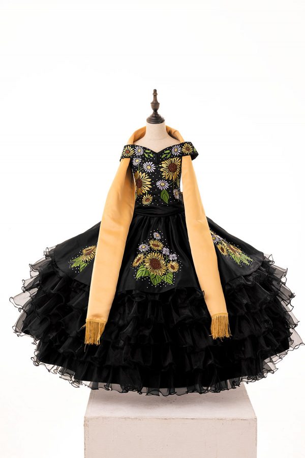 black charro with sunflowers, Charro negro de niña con girasoles